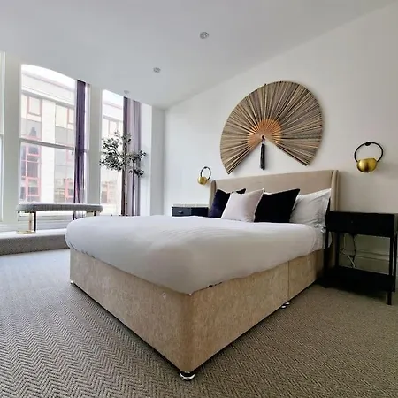 The Stray Adjacent, Interior-designed 2-bed Apartment- Luxury