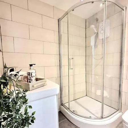 The Stray Adjacent, Interior-designed 2-bed Apartment- Luxury Harrogate