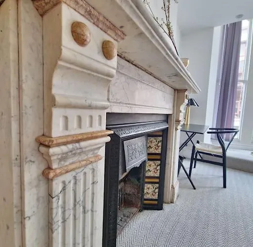 Apartamento The Stray Adjacent, Interior-designed 2-bed Apartment- Luxury *