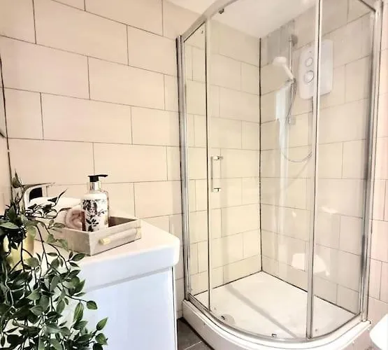 The Stray Adjacent, Interior-designed 2-bed Apartment- Luxury Harrogate